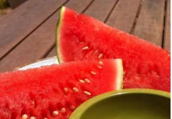 为什么吃瓜吐血,吃瓜为何会导致吐血之谜