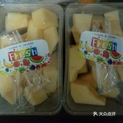 吃小蜜瓜软糖,一口咬下，尽享夏日清新滋味
