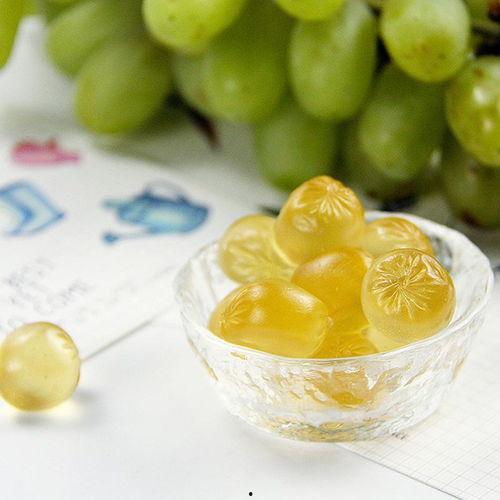 吃小蜜瓜软糖,一口咬下，尽享夏日清新滋味