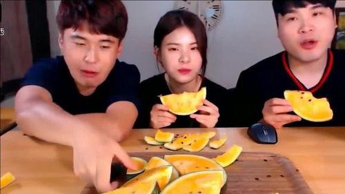 吃瓜兄妹,揭秘娱乐圈背后的甜蜜与苦涩