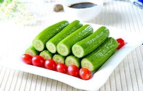 吃小瓜能喝酒,畅享人生美好时光