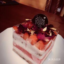 郑州吃瓜蛋糕,吃瓜蛋糕，甜蜜瓜香新潮流