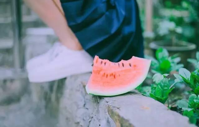 处暑吃瓜的寓意,清凉解暑，寓意丰收与团圆