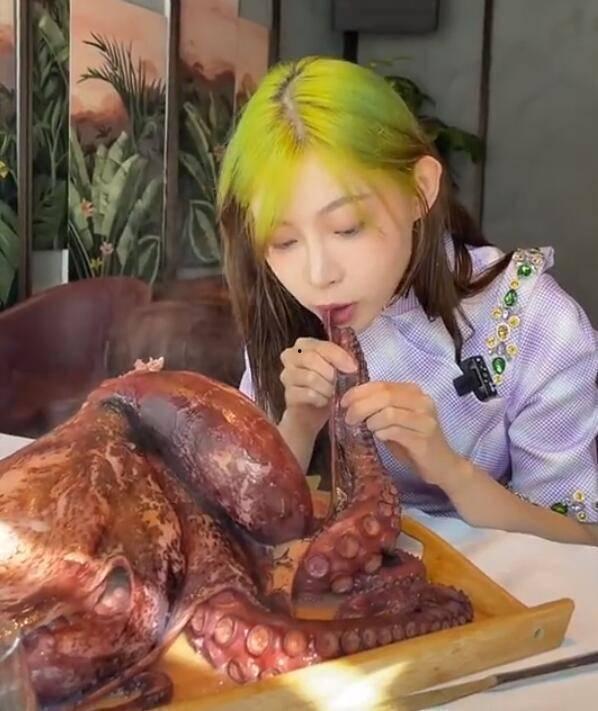 痞幼被吃瓜,娱乐圈吃瓜群众热议不断