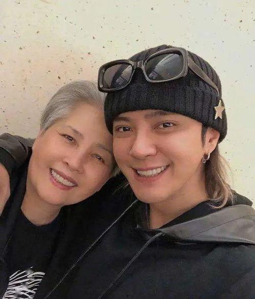 罗志祥和小猪吃瓜,娱乐圈的瓜田奇遇记